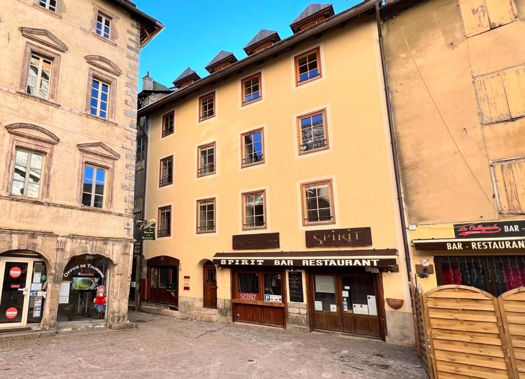 Ferienwohnung T3 Au Coeur Du Centre Historique De Briancon #2 Exterior foto