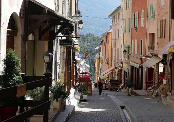 Ferienwohnung T3 Au Coeur Du Centre Historique De Briancon #2 Exterior foto